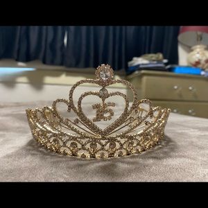 Sweet 16 crown